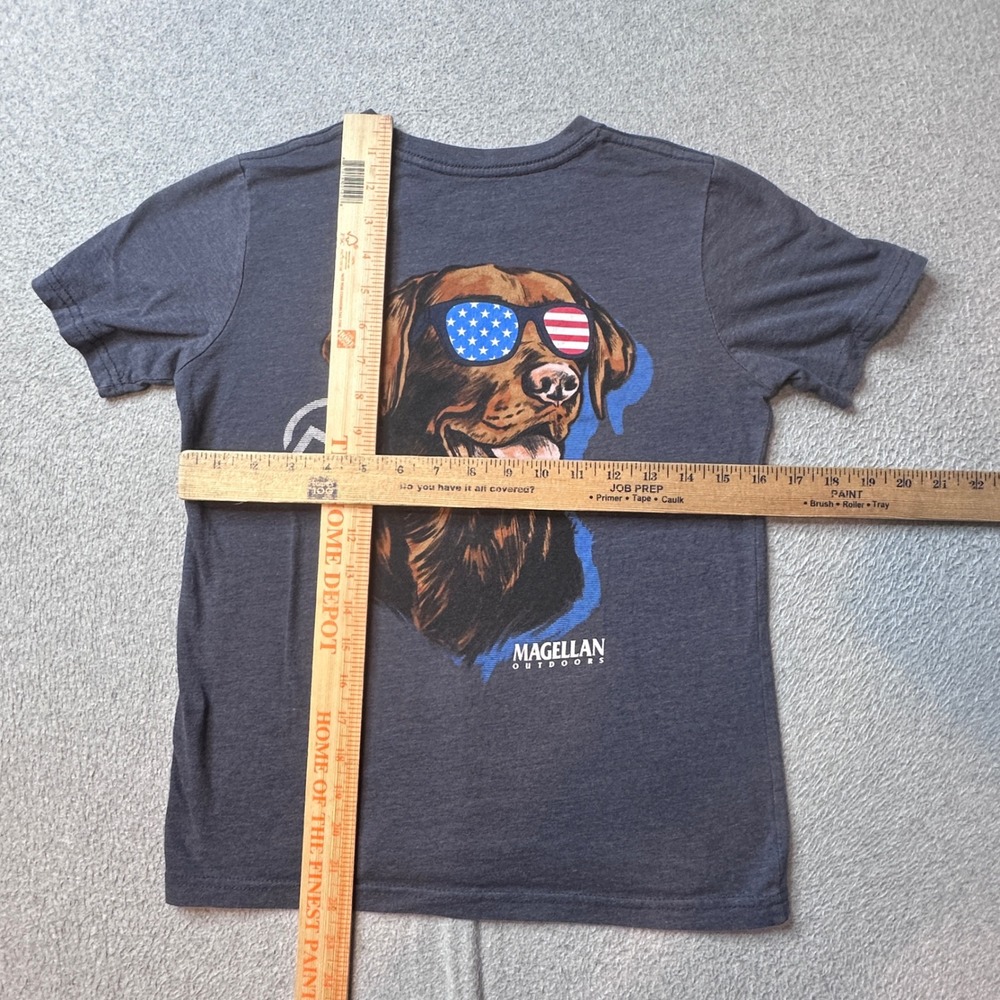 Magellan T-Shirt Kids Youth M Gray Lab Dog American Flag Sunglasses Graphic Tee - Picture 5 of 8